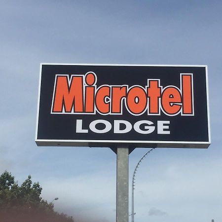 Microtel Lodge Hamilton Exterior photo